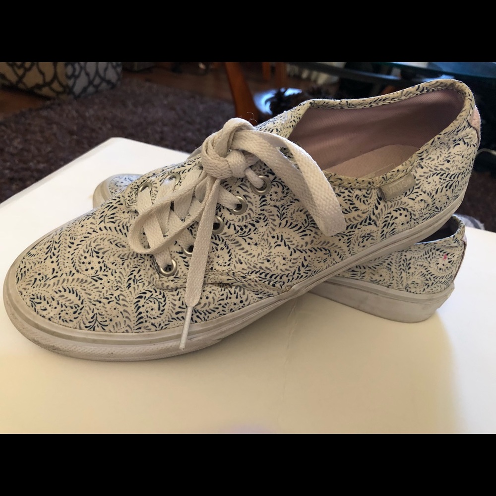 Vans size US 7 women